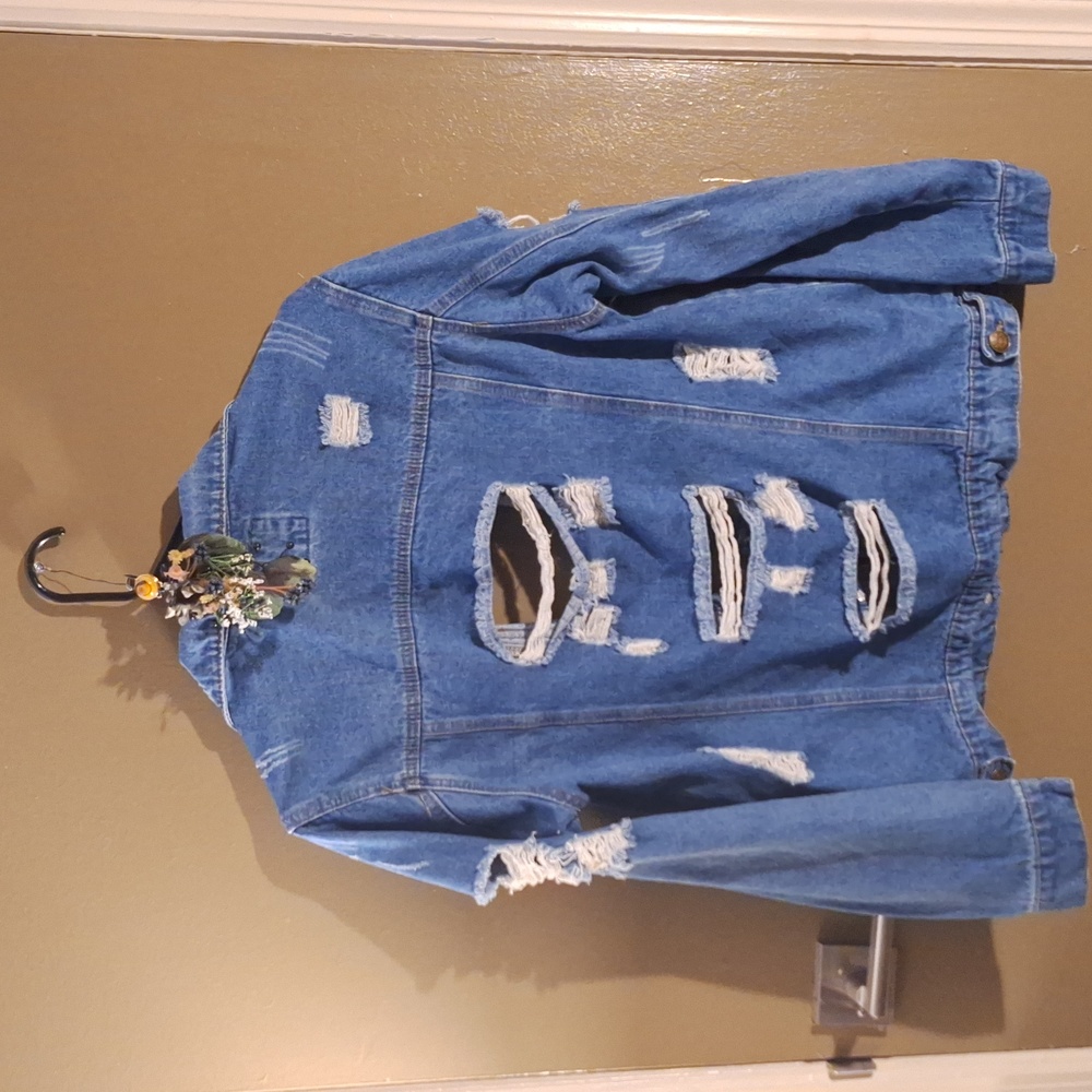 Basic Denim Jean Jacket - Picture 5 of 6